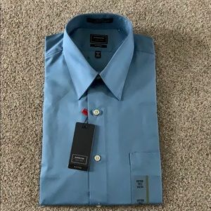 Men’s fitted sateen dress shirt